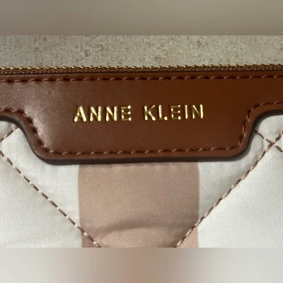 Women’s Anne Klein Beige 2-Pieces Wristlet With Coins Case NWOT - Picture 5 of 13